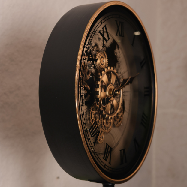 Moment Maker Luxury Designer Wall Clock With Moving Gear Mechanism